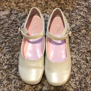Size 11W toddler girl Nina dress shoes